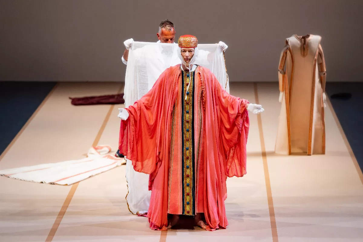 蒂妲・史雲頓首度來台 演繹傳奇服裝向義大利名導致敬